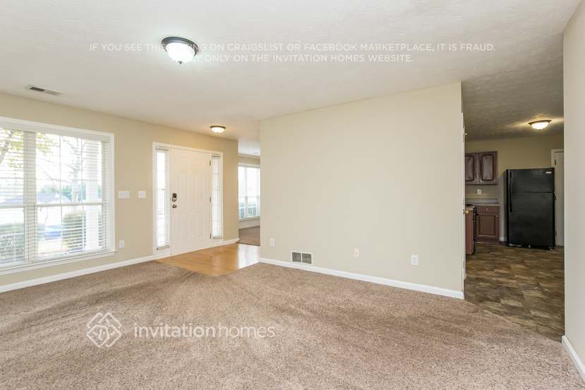Building Photo - 5366 Spike Ln