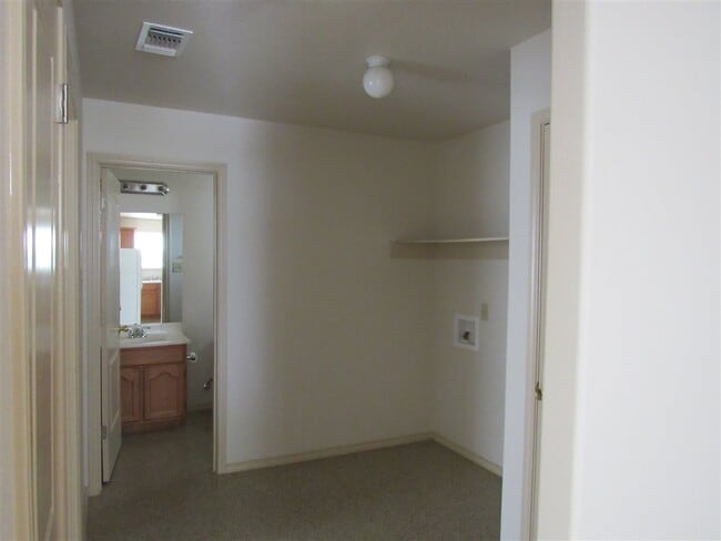 Building Photo - 1804 Juarez Ave