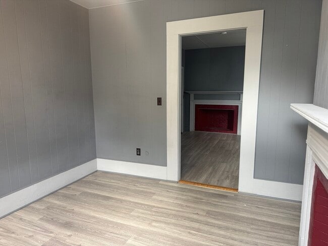 Building Photo - 148 Maxfield St