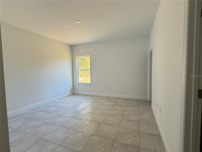 Building Photo - 6365 SW 156th Pl