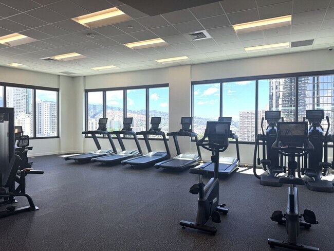 Building Photo - The Park On Keeaumoku - One bedroom, one bath, one parking in the Rycroft Tower