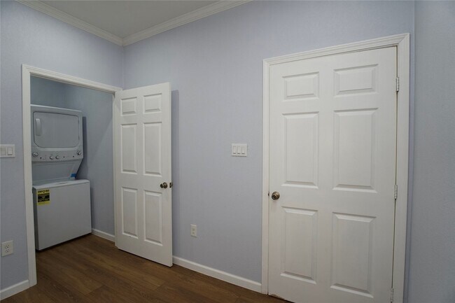 Building Photo - 3710 Yellowstone Blvd