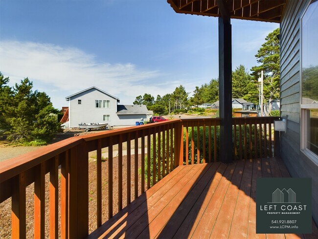 Building Photo - 798 SE 37th Ct