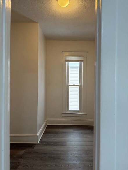 Building Photo - 1027 Keyes Ave