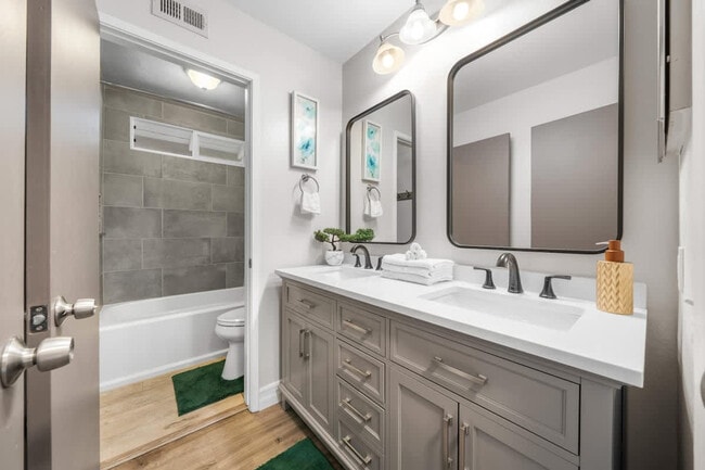 Building Photo - 13075 Old West Ave