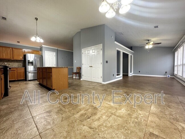 Building Photo - 915 Prestonwood Dr