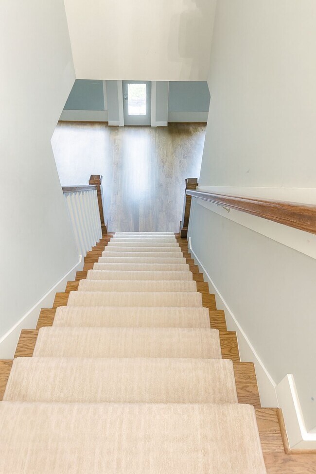 Building Photo - 2-712 S State St