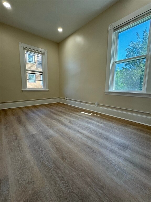 Building Photo - 180 Richmond St