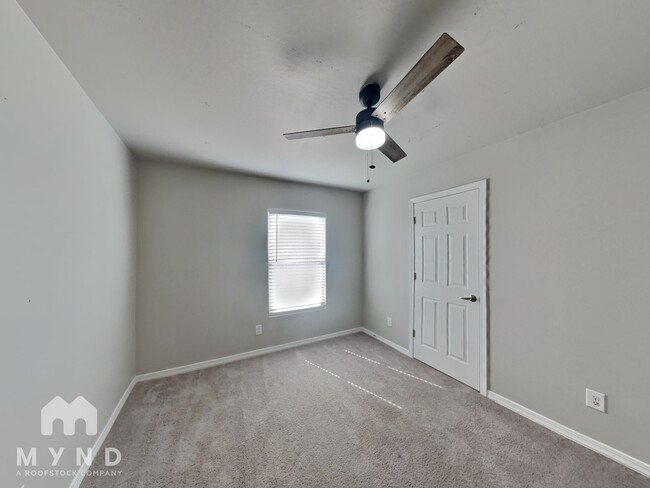 Building Photo - 1026 W Carnoustie Ct