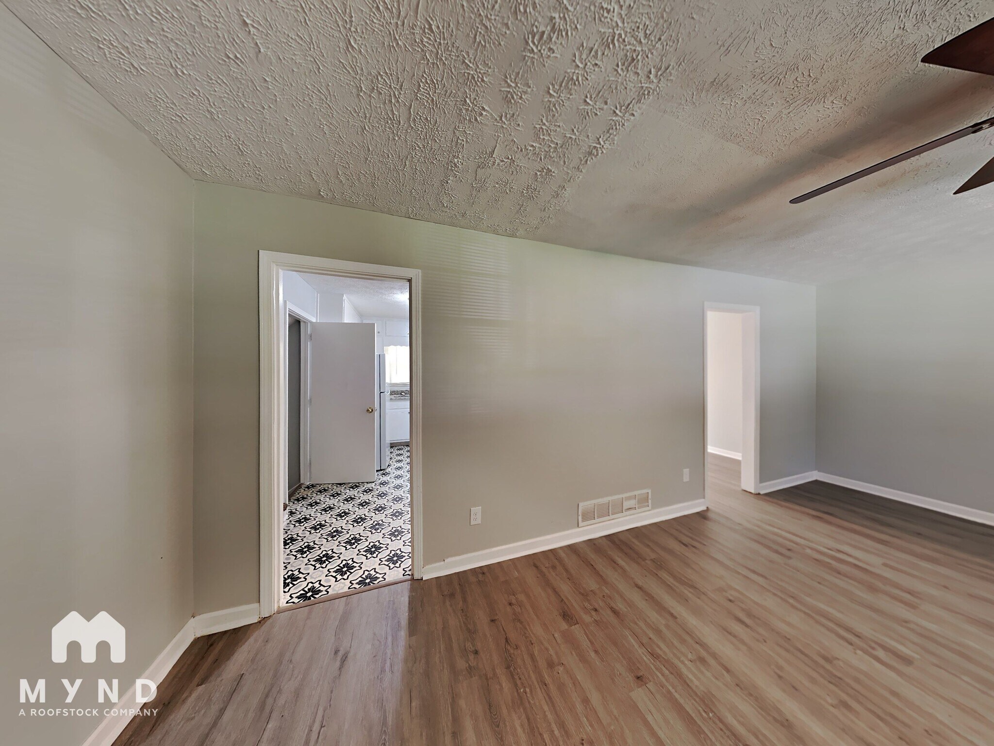 Building Photo - 1836 Hillsway SW