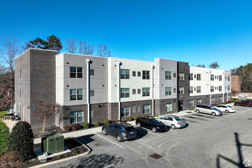 Building Photo - The Lofts at Pigeon Forge