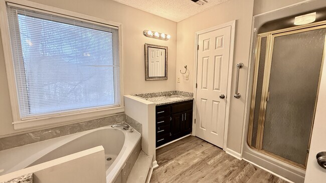 Building Photo - 12011 Bell Mountain Dr SW