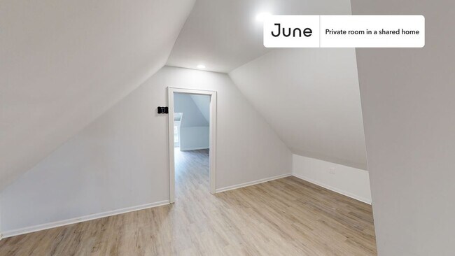 Building Photo - Room in Shared 4 bed/2 bath home