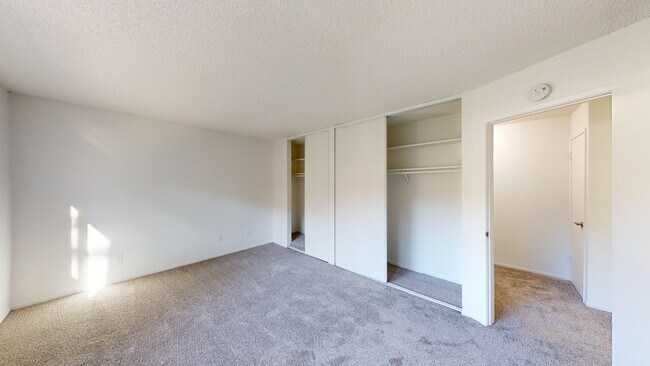 Building Photo - 390 Alameda del Prado