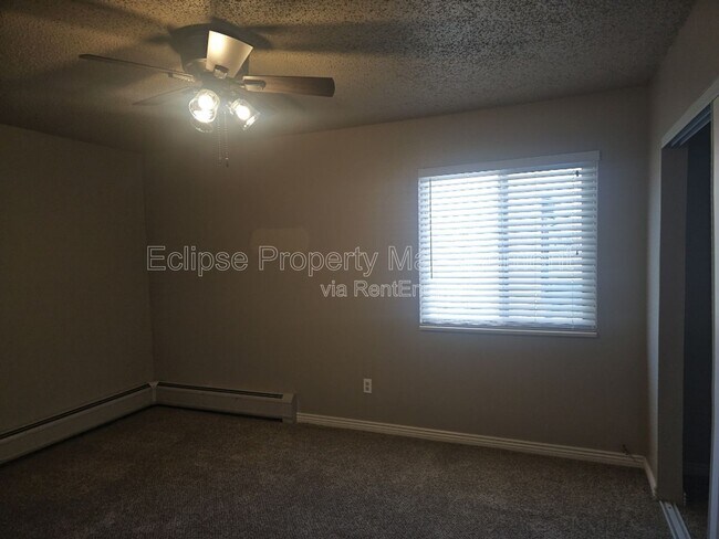 Building Photo - 512 Bell Ct