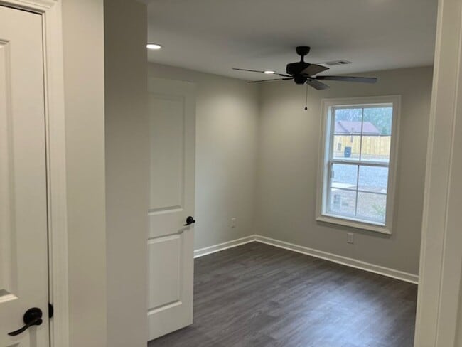 Building Photo - 6 Autumn Ridge