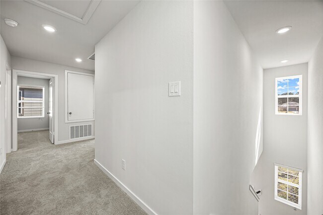 Building Photo - 7910 Alset Dr