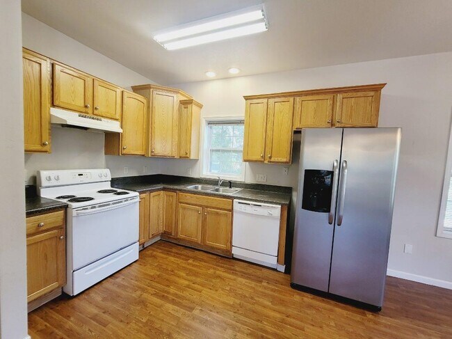 Building Photo - 2770 Weaver Dr