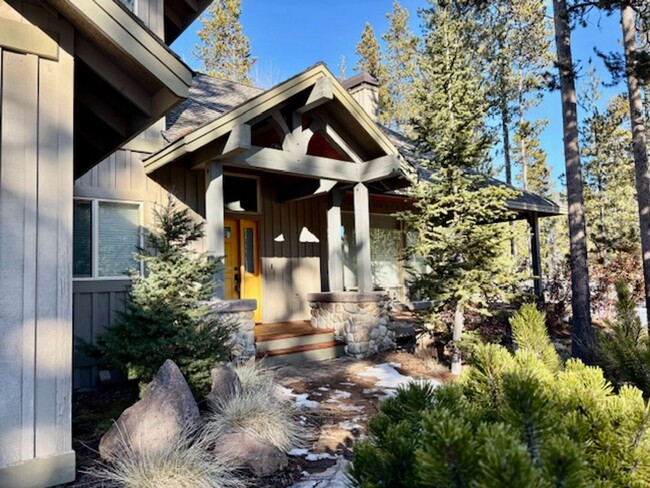 Building Photo - #10 Pyramid Mountain, Sunriver, OR 97707