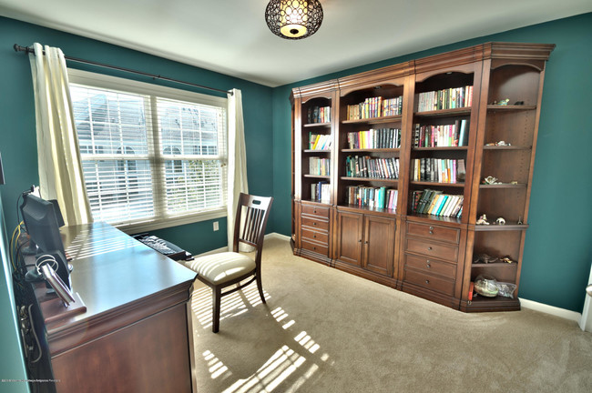 Building Photo - 93 Demarest Dr