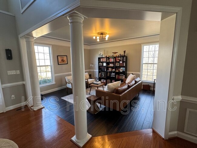 Building Photo - 159 Sanford Ferry Ct