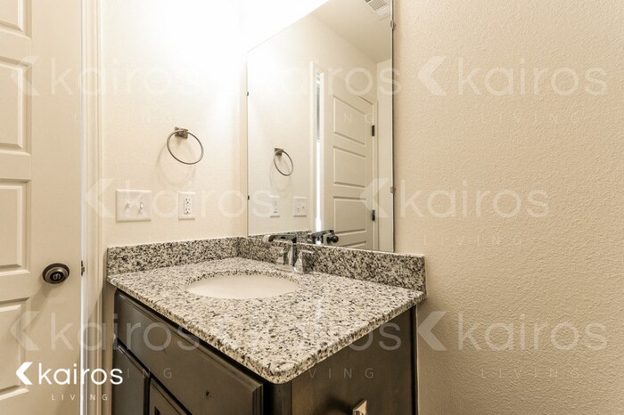 Building Photo - 803 Granite Cir SW