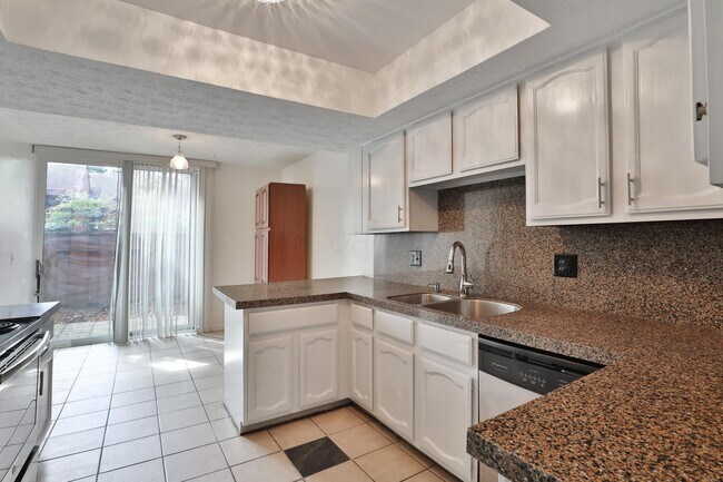 Building Photo - 4966 Wintersong Ln