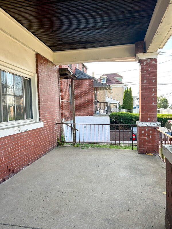 Building Photo - 1404 Wareman Ave