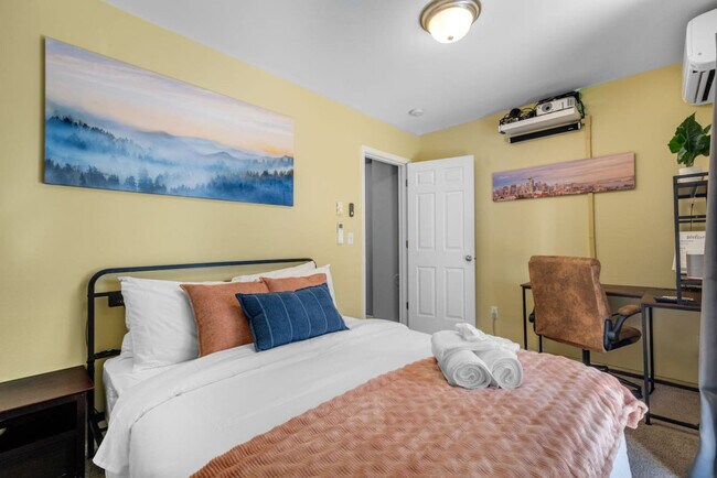 Building Photo - 931 N 35th St