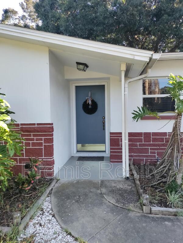 Building Photo - 6764 297th Ave N