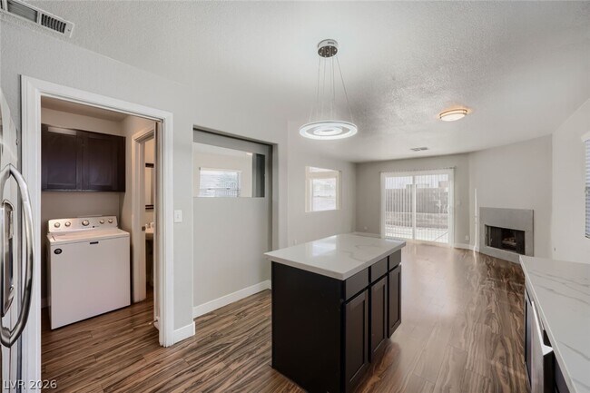 Building Photo - 8215 Mt Brodie Cir
