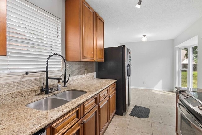 Building Photo - 5914 Willowbend Blvd