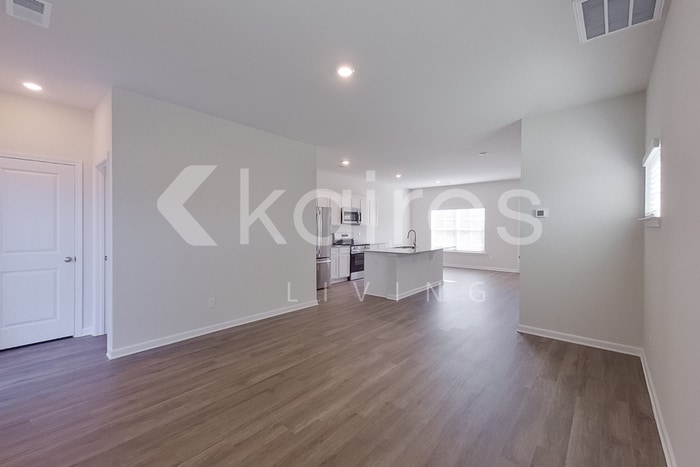 Building Photo - 2541 Banyon Cir