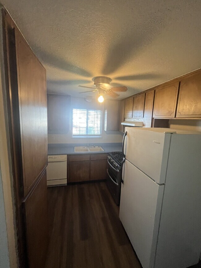 Building Photo - Charming 3-Bedroom Retreat with 2 Full Baths in Dayton's Serene Setting