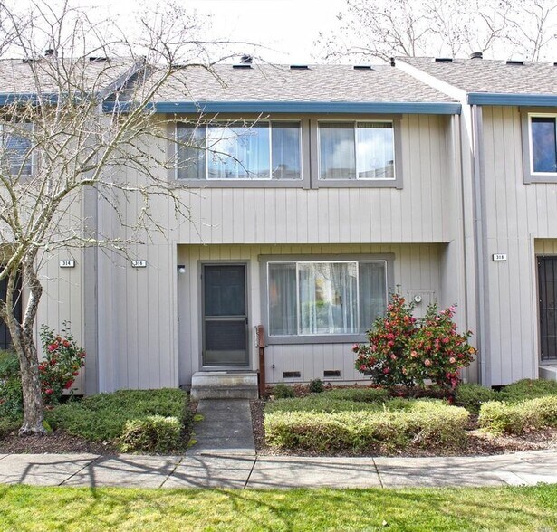 Building Photo - 316 Harvest Ln
