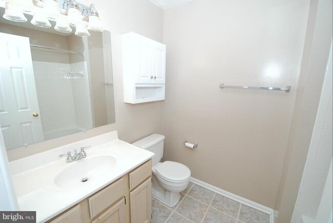 Building Photo - 13500 Darter Ct