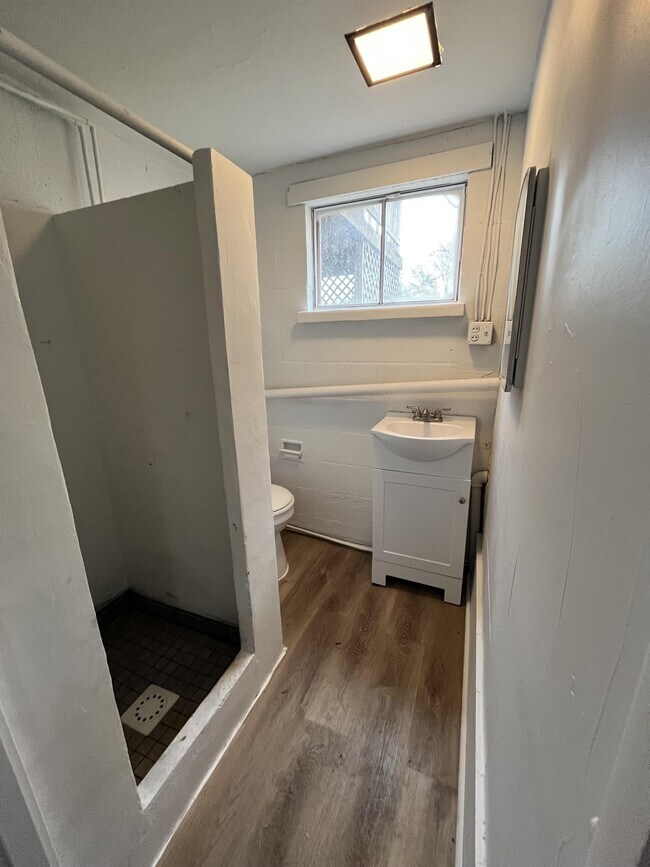 Building Photo - 2235 Middle St