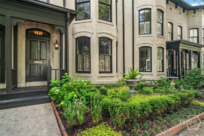 Primary Photo - 623 Tattnall St