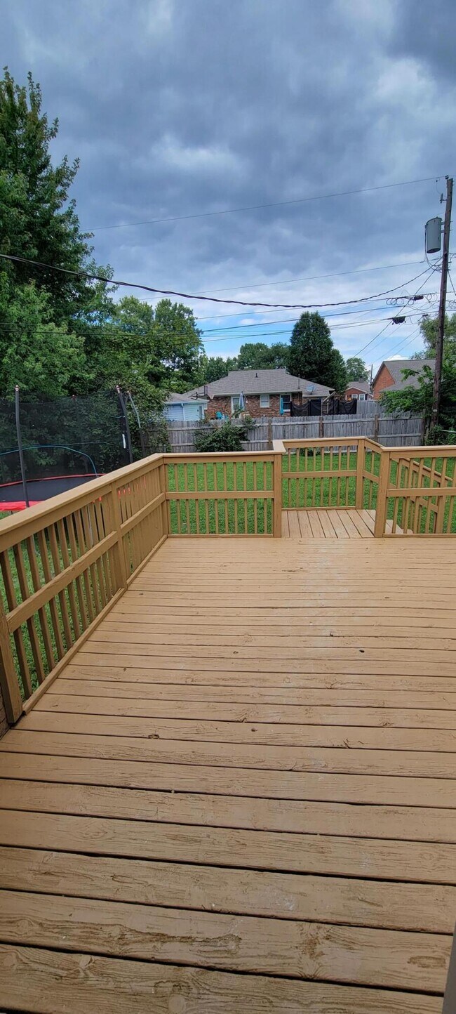 Building Photo - 909 Gregory Way