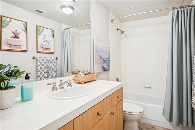 Building Photo - 1516 Pecos St