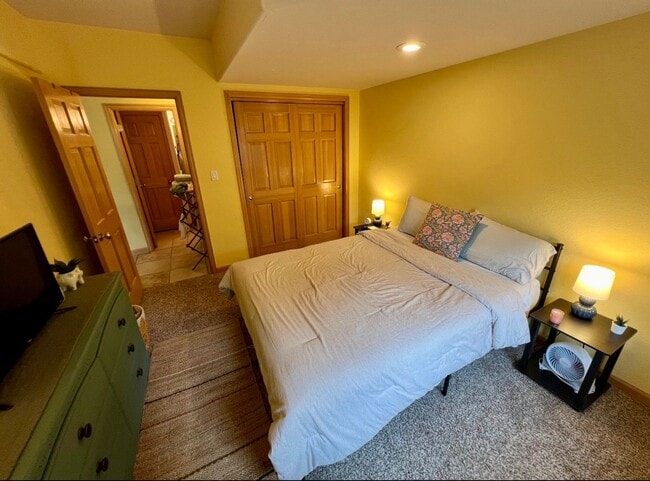 Building Photo - Mountain Shadows Beauty with 3 Bedrooms and 3 Baths Available Soon