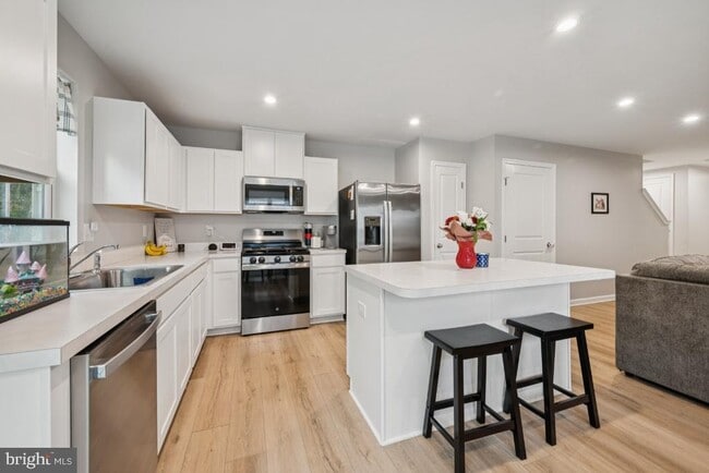 Building Photo - 81 Southwind Dr