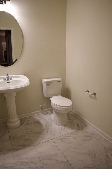 Building Photo - 12 Harding Dr