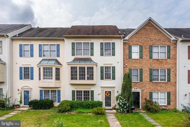 Building Photo - 5518 Sully Lake Dr