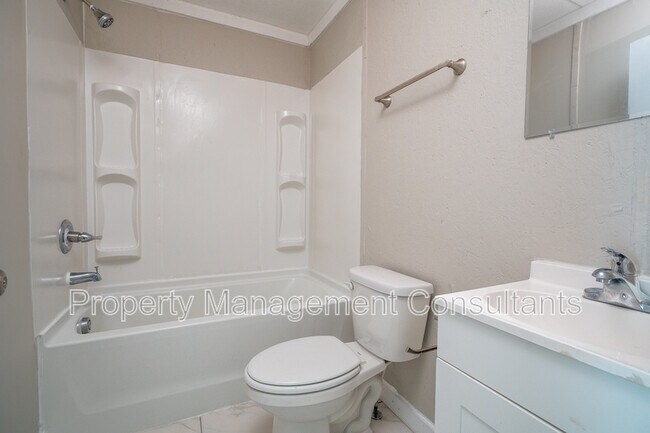 Building Photo - 2208 Old Gurley Pike