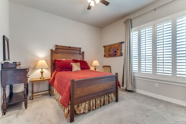 Building Photo - GORGEOUS 3-BEDROOM, 3-BATHROOM SINGLE STOR...