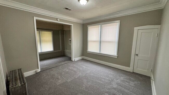 Building Photo - 1114 Azalia St