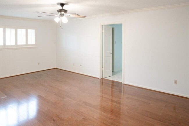 Building Photo - 16611 Brenton Oaks Dr