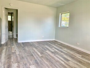 Building Photo - 2901 NW 18th St