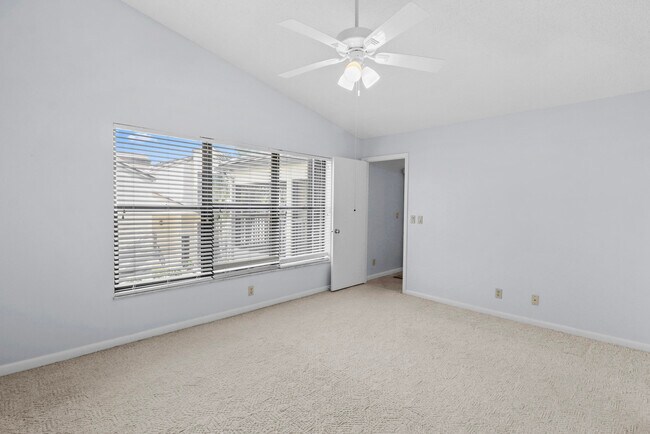 Building Photo - 3961 SW Greenwood Way